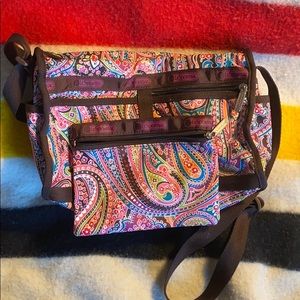 LeSportsac cross body bag WITH POUCH